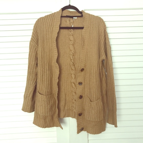 BDG | Sweaters | Camel Colored Chunky 
